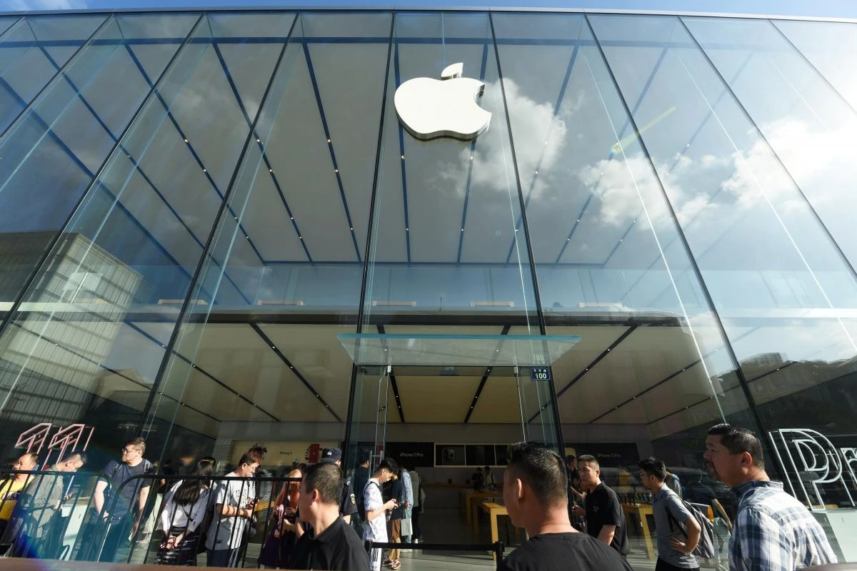 Капитализация Apple впервые поднялась до рекордных $2 триллионов Капитализация Apple впервые поднялась до рекордных $2 триллионов