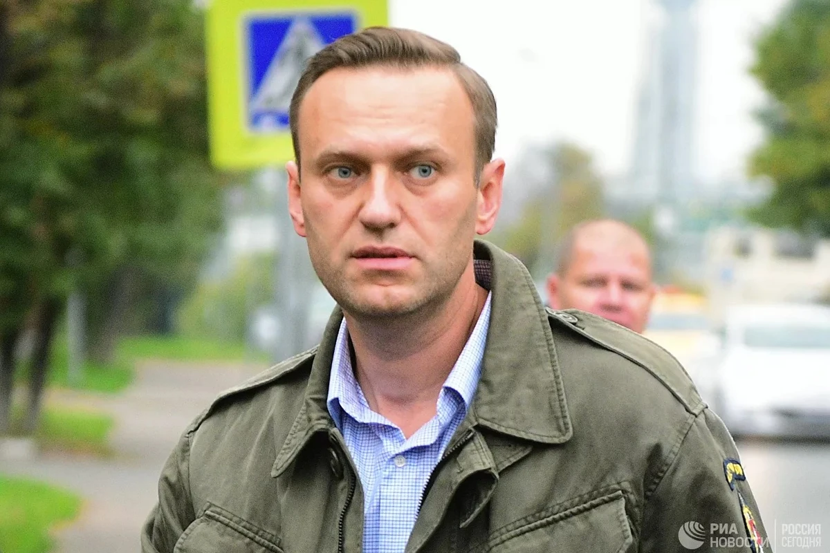 Алексея Навального подключили к аппарату ИВЛ Алексея Навального подключили к аппарату ИВЛ