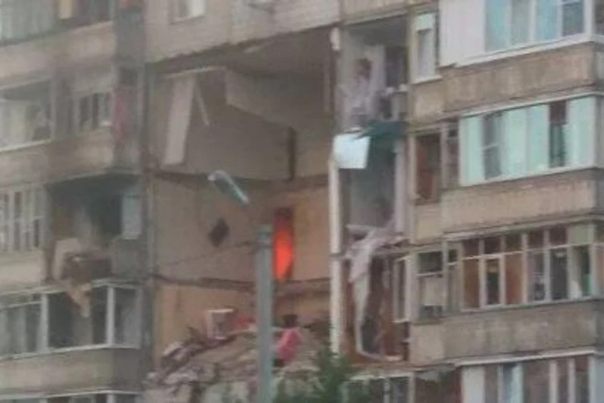 Rusiyada yaşayış binasında partlayış olub - VİDEO Rusiyada yaşayış binasında partlayış olub - VİDEO