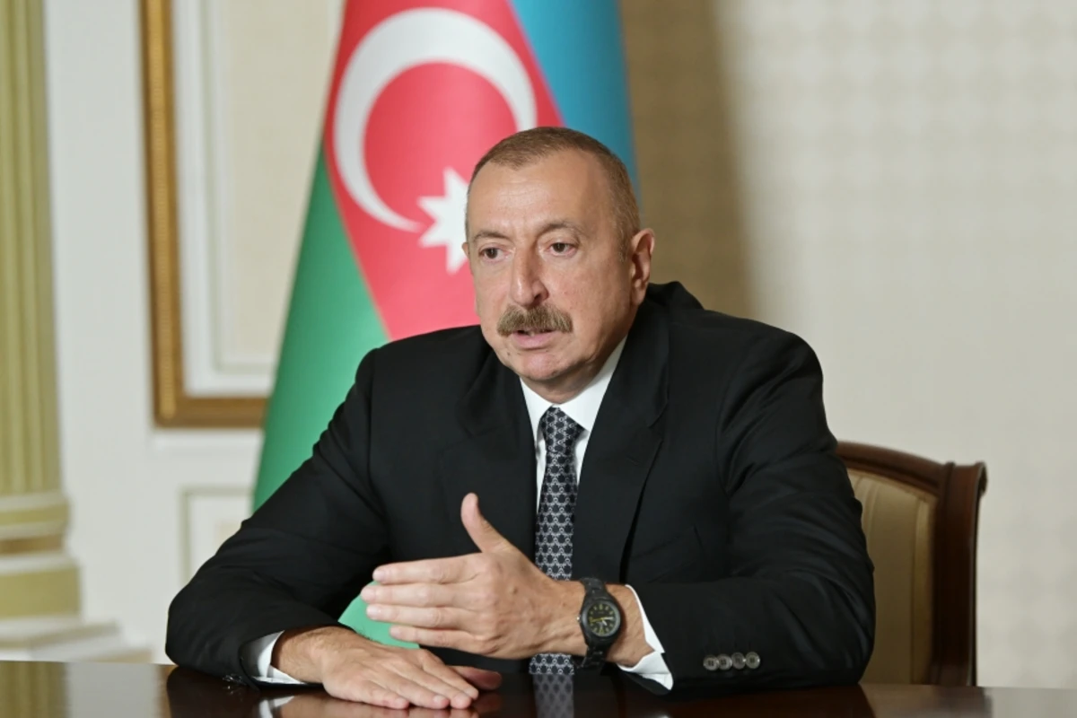 İlham Əliyev: Prezident başda olmaqla bütün dövlət məmurları xalqın xidmətçiləridir