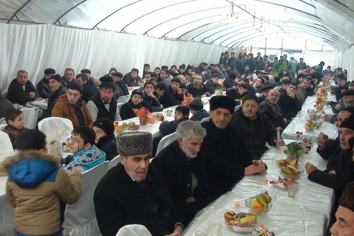 Evində təziyə mərasimi keçirən ilahiyyatçı həbs edildi Evində təziyə mərasimi keçirən ilahiyyatçı həbs edildi