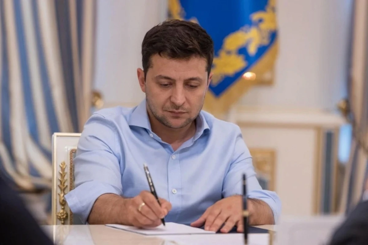 Zelenski İqbal Babayevi medalla təltif etdi