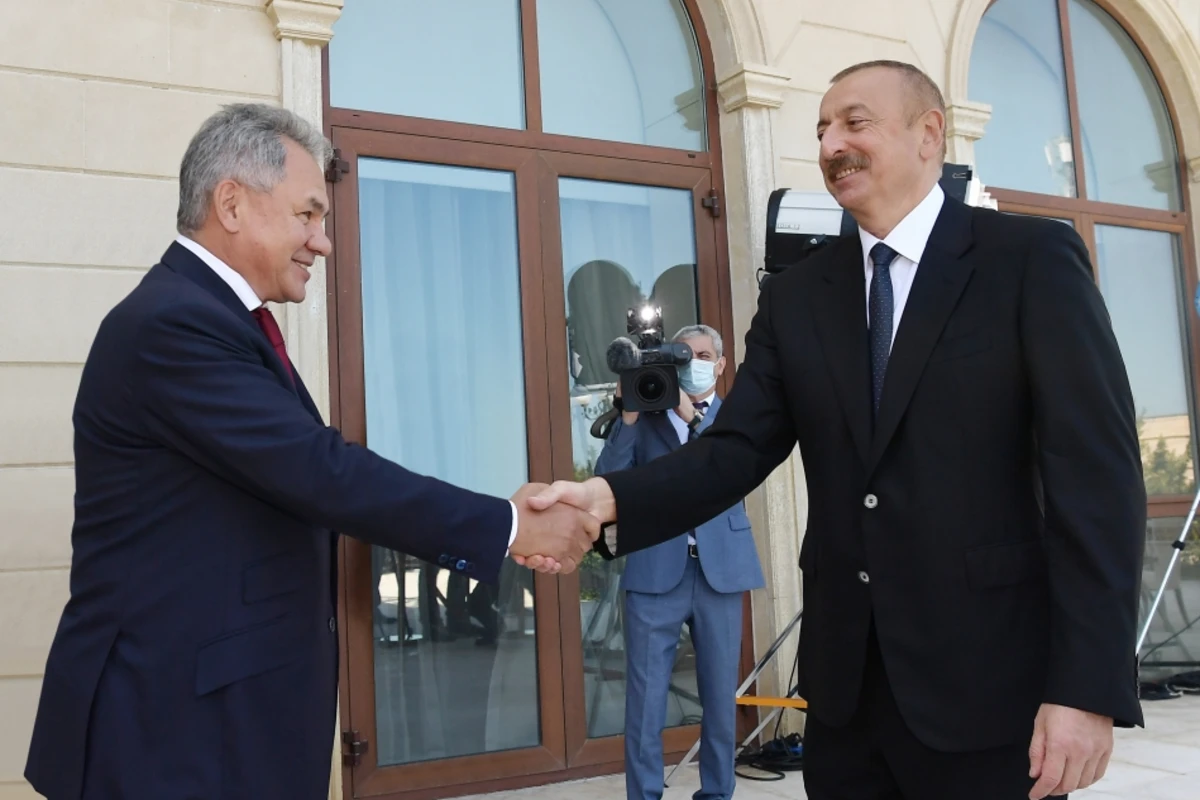 İlham Əliyev Rusiyanın Müdafiə nazirinin başçılıq etdiyi nümayəndə heyətini qəbul edib - FOTO