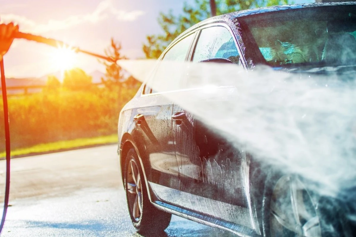 Avtomobil yuyan gənci elektrik cərəyanı vuraraq öldürdü