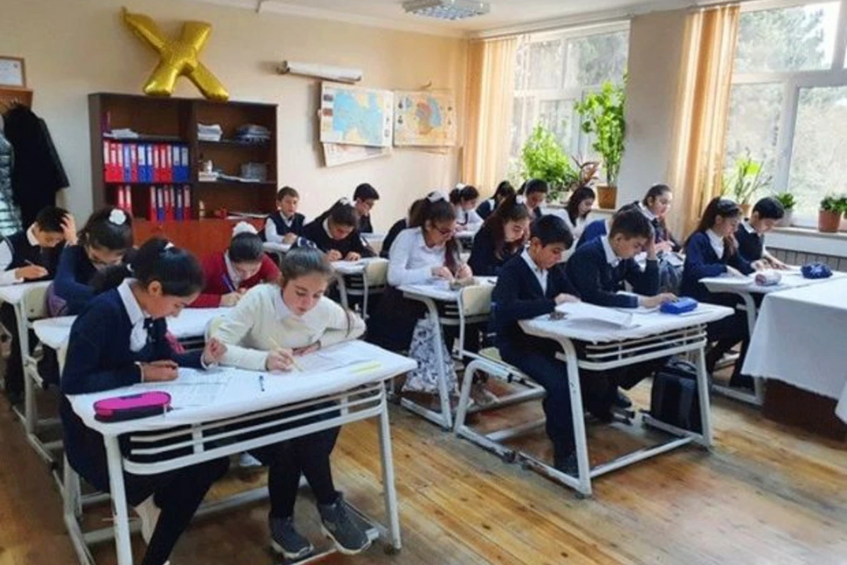 Uşaq bağçaları və məktəblərin açılması üçün ekspertdən TƏKLİF