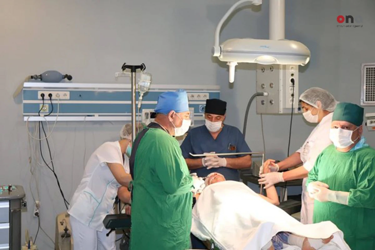 33 yaşlı şəxs özünü doğradı