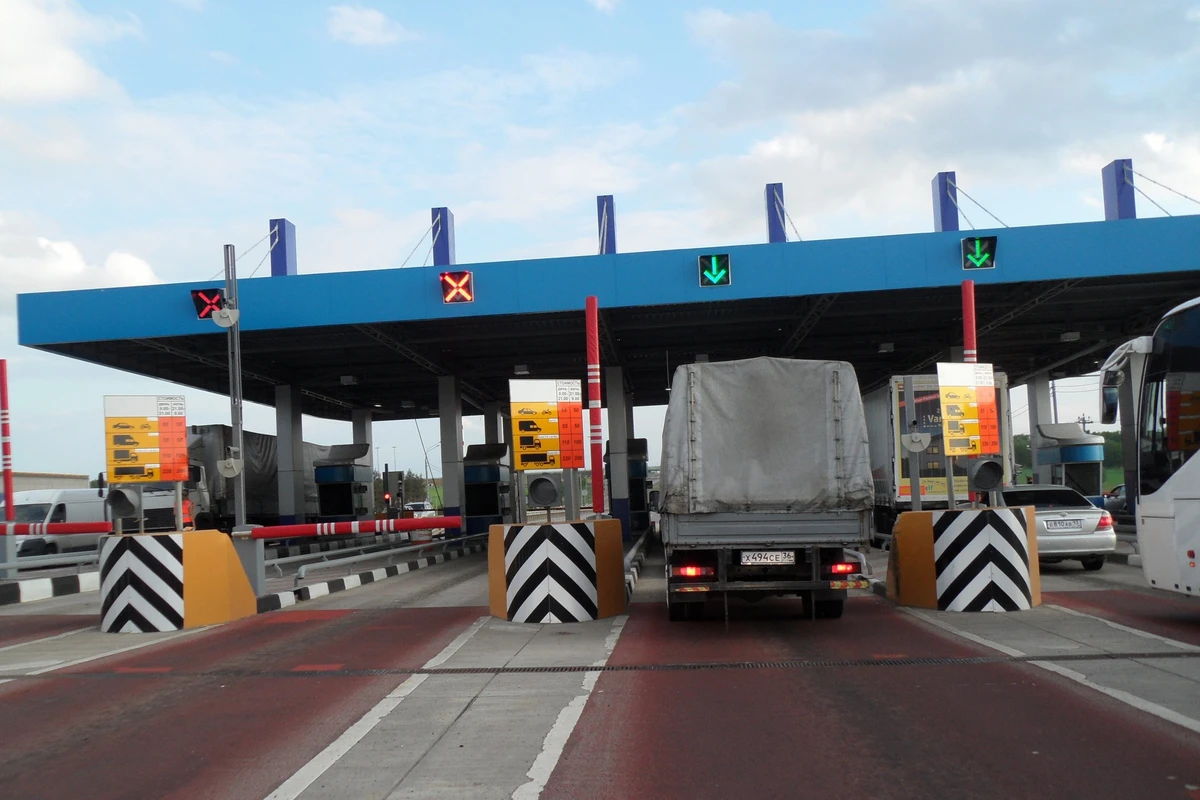 На первой платной автомагистрали Азербайджана устанавливаются турникеты