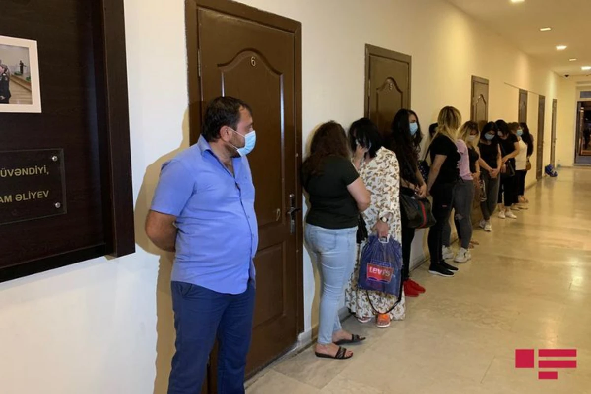 Bakıda gizli fəaliyyət göstərən masaj salonu aşkar edilib - FOTO