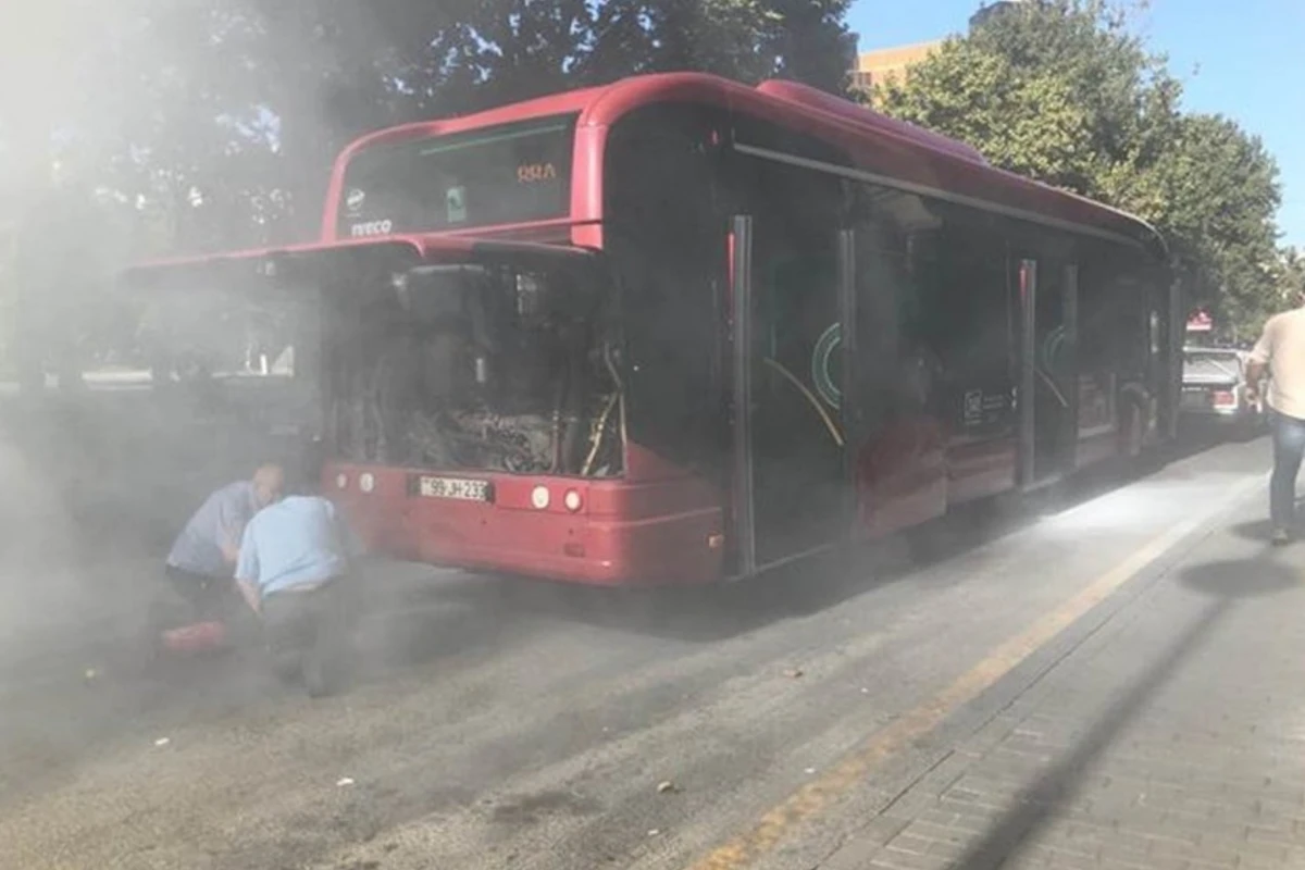 “BakuBus”ın avtobusunda yanğın olub - VİDEO