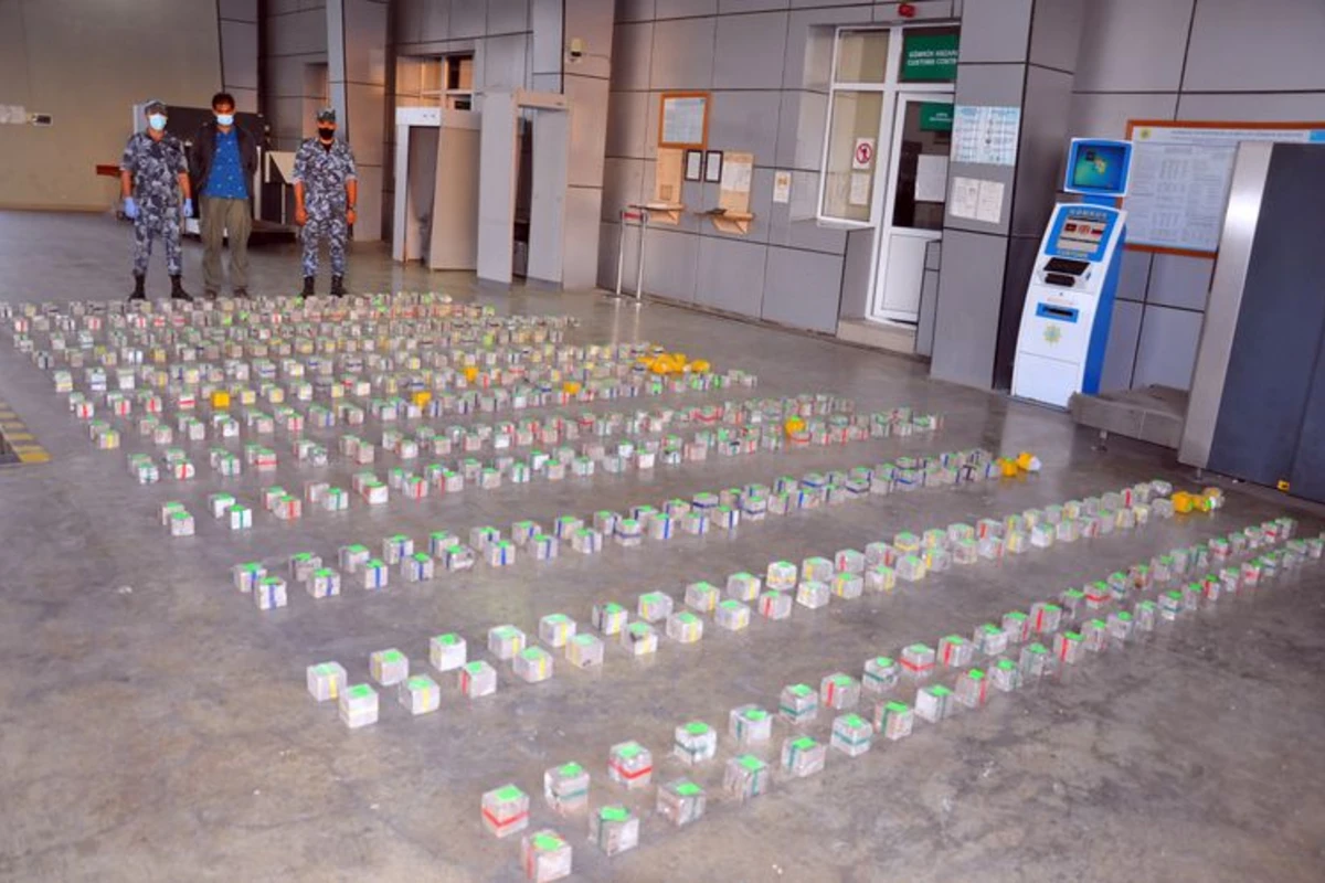 Azərbaycandan keçməklə Qazaxıstana 305 kq heroin aparılmasının qarşısı alınıb - FOTO