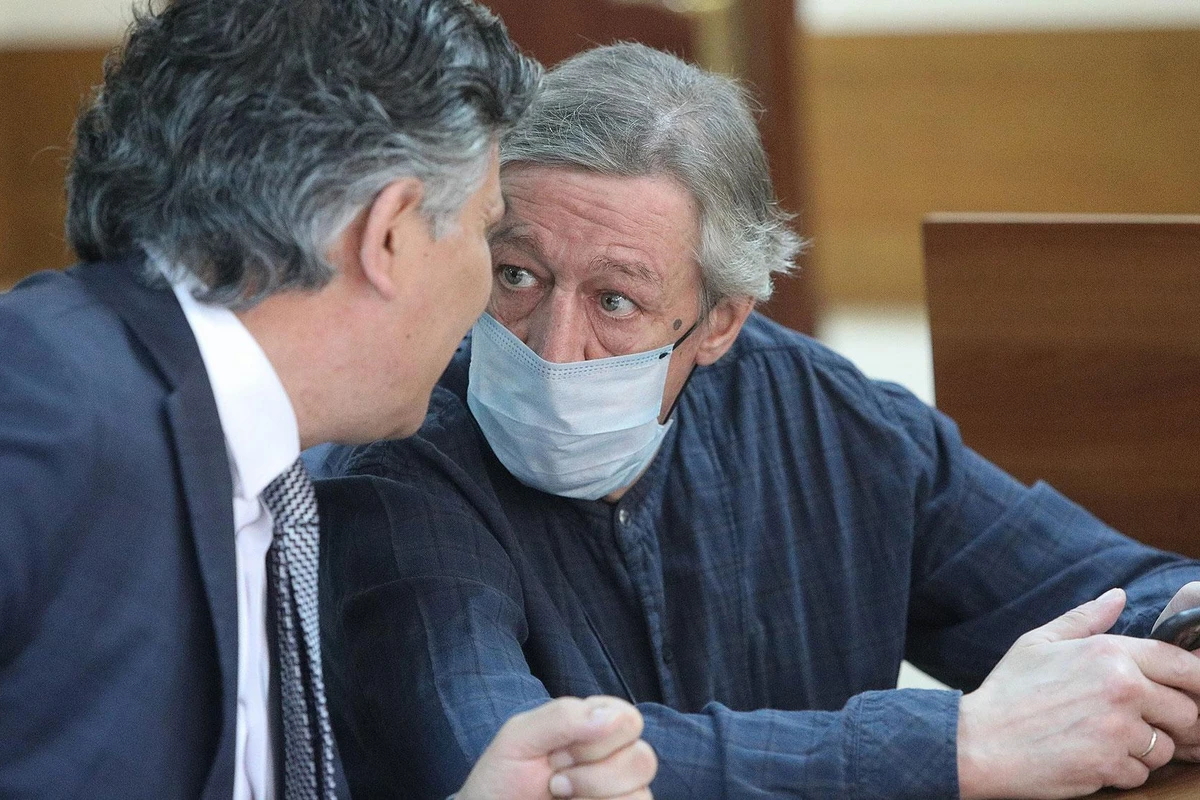 Пашаев заявил, что Ефремов намерен признать вину