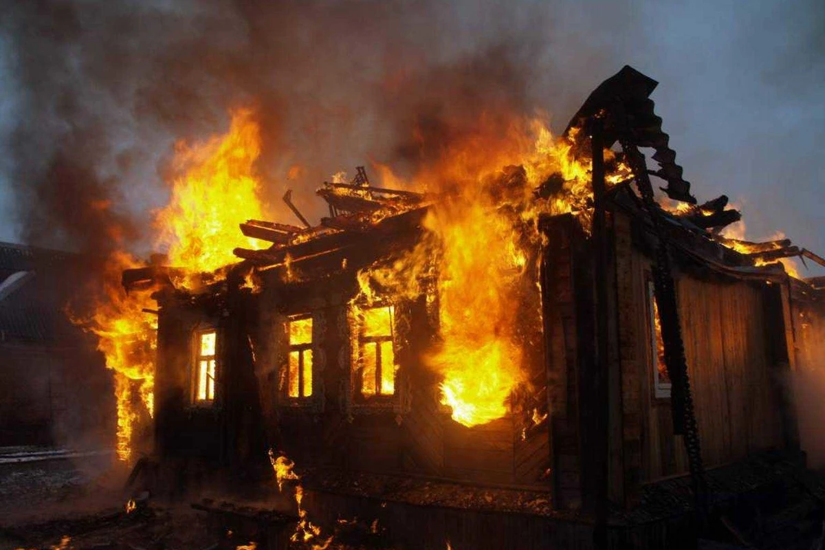 В Баку мужчина сгорел заживо в своем доме В Баку мужчина сгорел заживо в своем доме