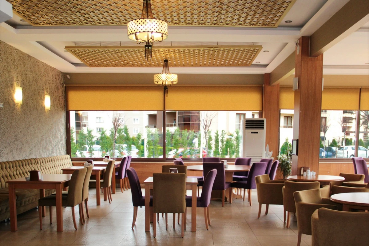 Bu gündən kafe və restoranların daxilində xidmət göstərilməsinə icazə verildi
