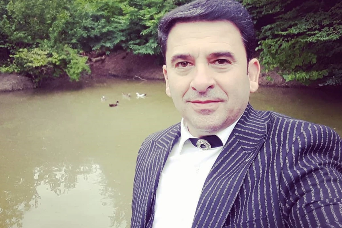 Oğlu tərəfindən güllələnən gitara ifaçısının görüntüləri - VİDEO Oğlu tərəfindən güllələnən gitara ifaçısının görüntüləri - VİDEO