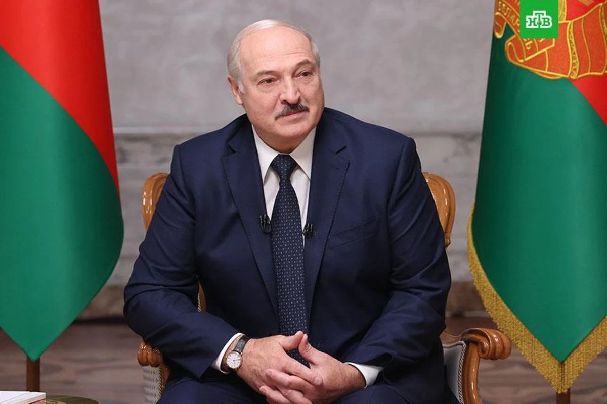 Возможно, меня показывают не только из телевизора, но из утюга и чайника - Лукашенко
