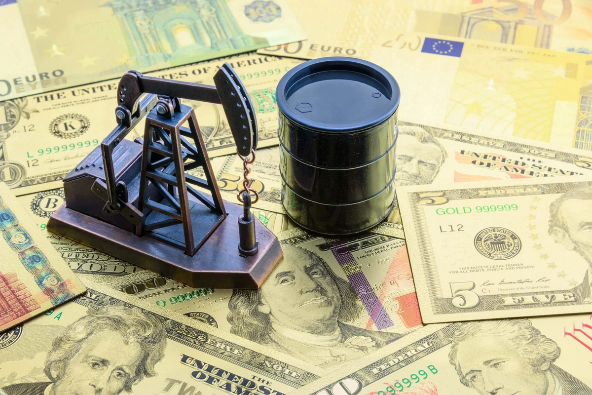 Нефть дешевеет