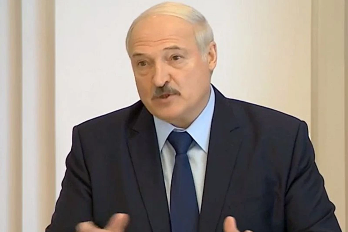 Лукашенко заявил, что держится у власти ради семьи