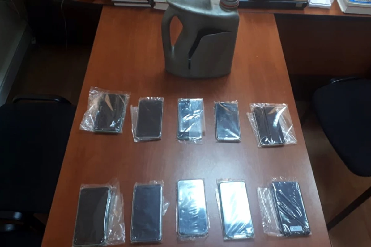 Таможенники пресекли контрабанду мобильных телефонов