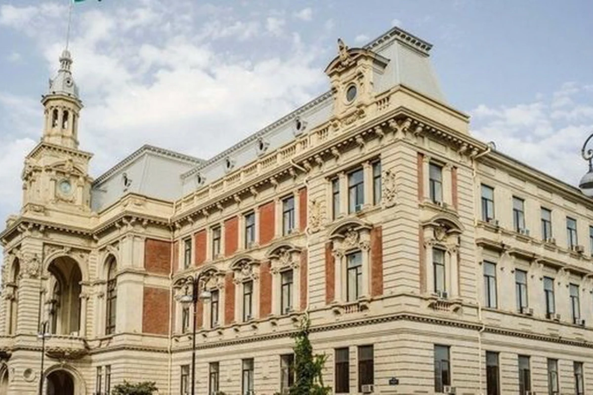 ИВ Баку прокомментировала информацию о забетонированных деревьях - ФОТО