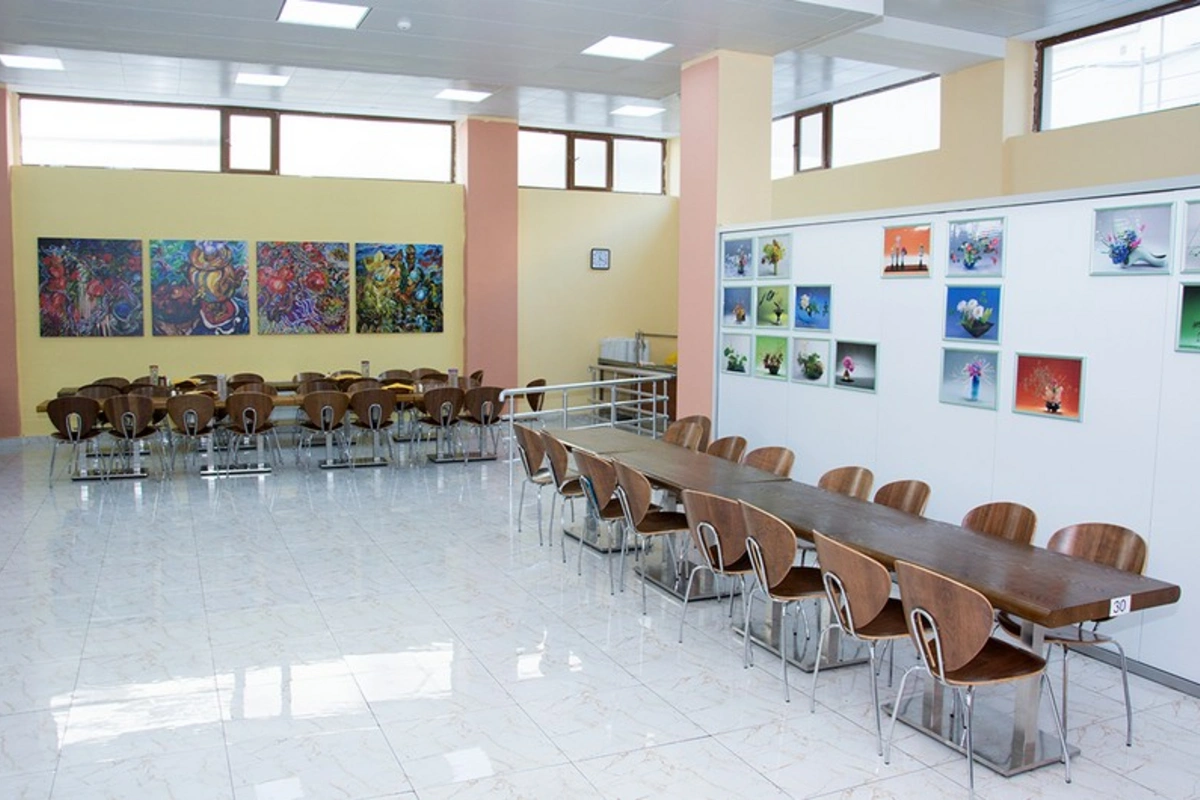 Məktəblərdə idman zalları və bufetlərdən istifadə qadağan edilib