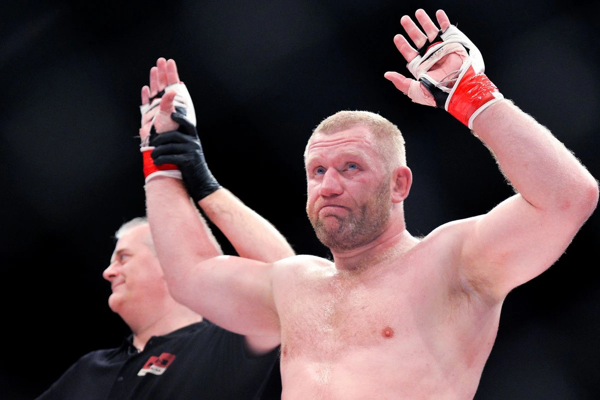 Боец MMA Харитонов дебютировал в боксе и нокаутировал британца