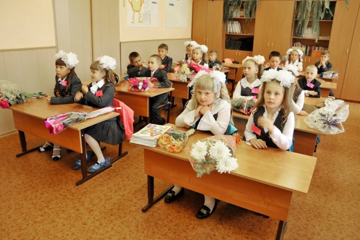 Azərbaycanda rusdilli məktəblərin bağlanması ilə bağlı təkliflərə rəsmi münasibət Azərbaycanda rusdilli məktəblərin bağlanması ilə bağlı təkliflərə rəsmi münasibət