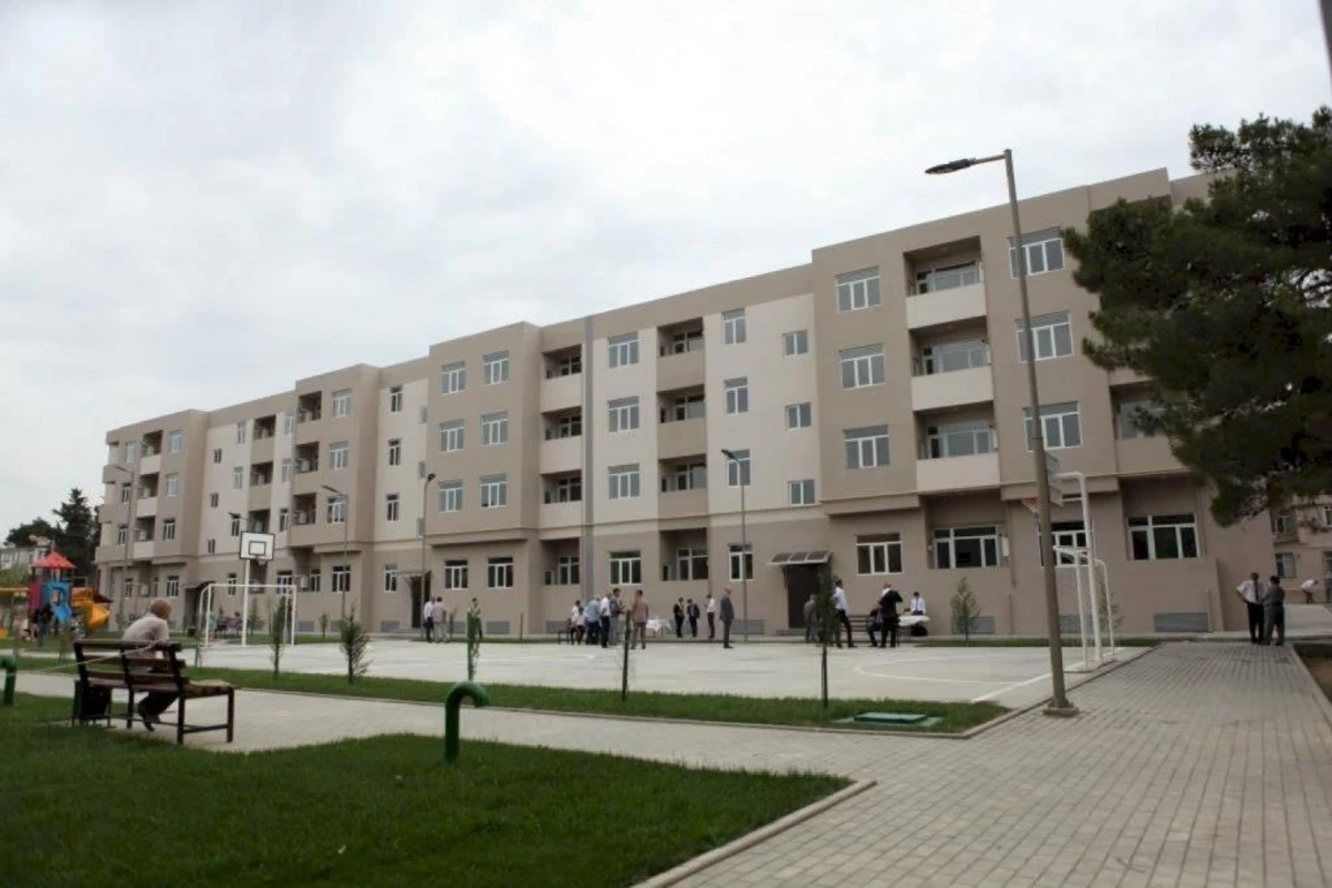 11 ailə yeni mənzillərə köçürülüb 11 ailə yeni mənzillərə köçürülüb