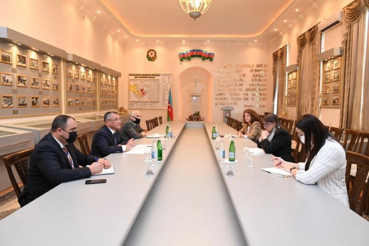 Rövşən Rzayev erməni təxribatları barədə BQXK nümyaəndəsini məlumatlandırıb