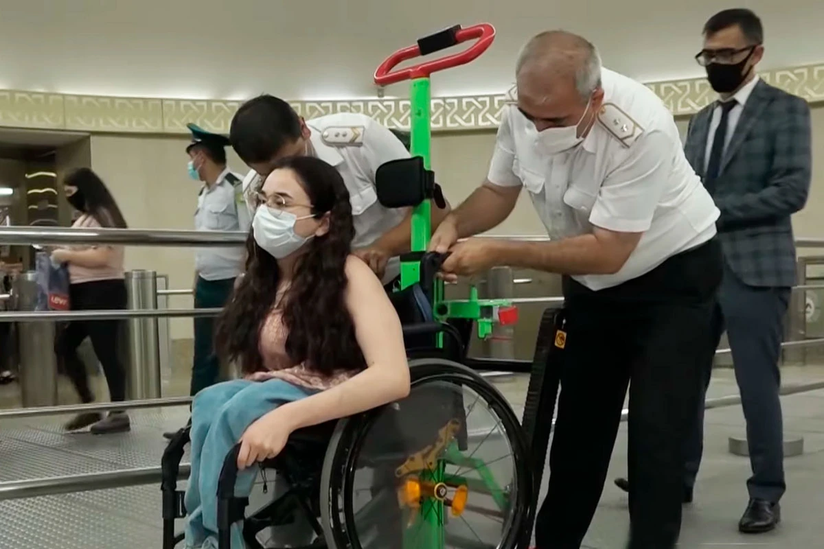 Əlilliyi olan şəxslərin metroda qarşılaşdıqları problemlər nə vaxt həll ediləcək? - VİDEO Əlilliyi olan şəxslərin metroda qarşılaşdıqları problemlər nə vaxt həll ediləcək? - VİDEO