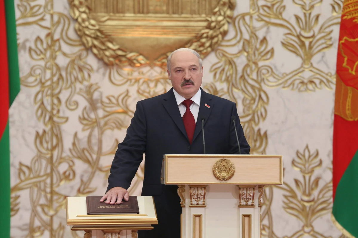 Lukaşenko and içib işə başladı
