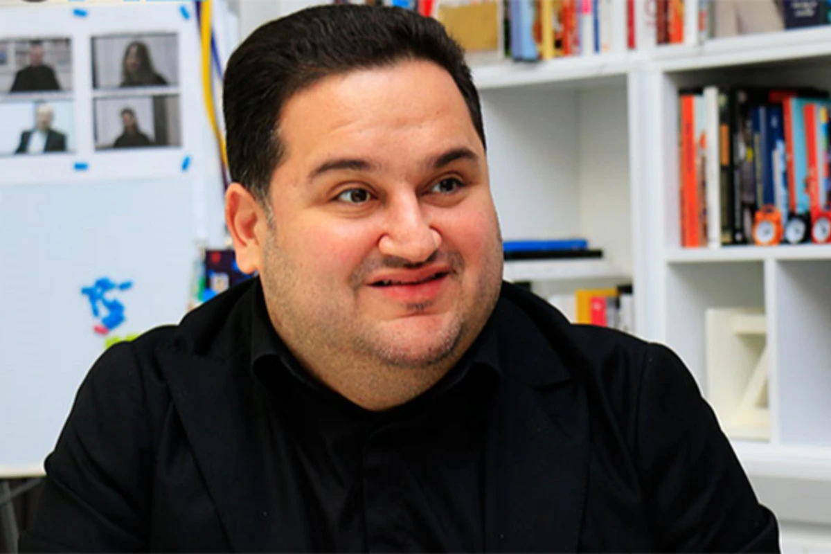 Murad Dadaşov daha bir aparıcını “Xəzər”ə gətirdi - FOTO Murad Dadaşov daha bir aparıcını “Xəzər”ə gətirdi - FOTO