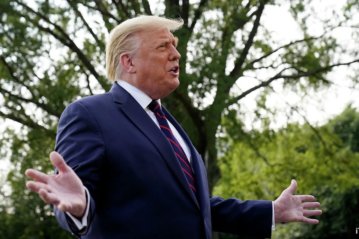 Трамп ушел с пресс-конференции, сославшись на срочный звонок
