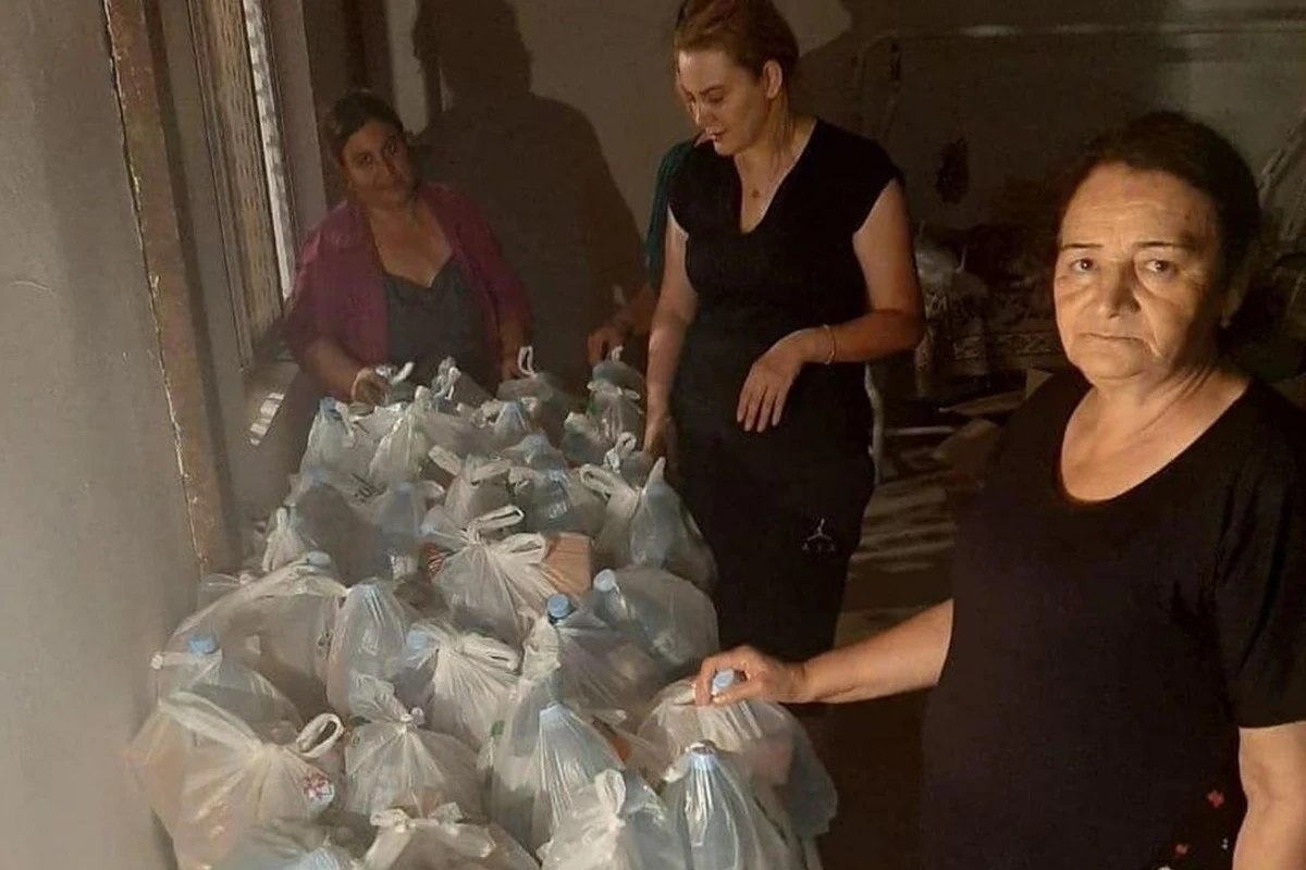 Azərbaycanlı qadınlardan ordumuza dəstək - Cəbhəyə bağlamalar göndərildi - FOTO