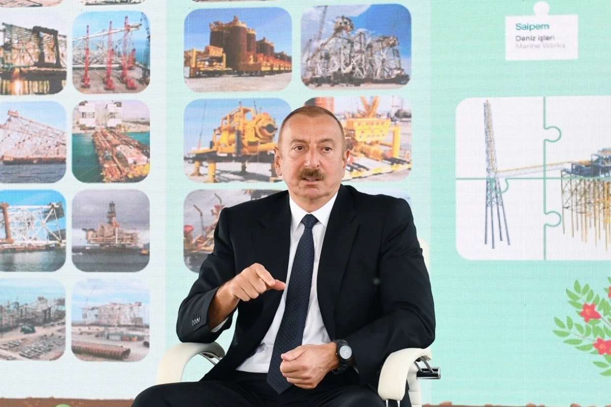 Prezident Ermənistana daşınan tonlarla hərbi avadanlıqdan danışdı