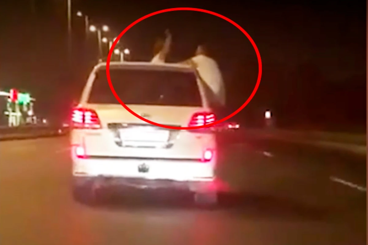 Bakıda sürətli yolda qız və oğlandan ağlasığmaz addım - VİDEO Bakıda sürətli yolda qız və oğlandan ağlasığmaz addım - VİDEO
