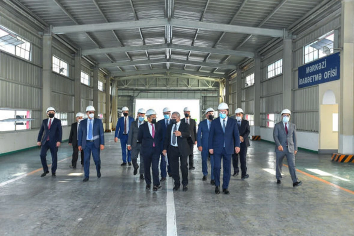 Mikayıl Cabbarov Gəncədə sənaye müəssisələrinin fəaliyyəti ilə tanış olub - FOTO