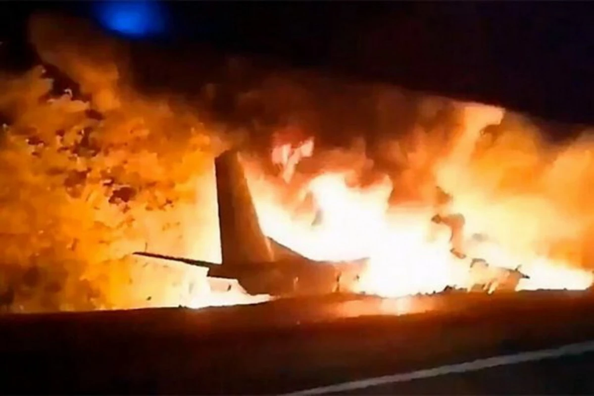 В Украине разбился самолет, десятки погибших - ВИДЕО, ОБНОВЛЕНО В Украине разбился самолет, десятки погибших - ВИДЕО, ОБНОВЛЕНО