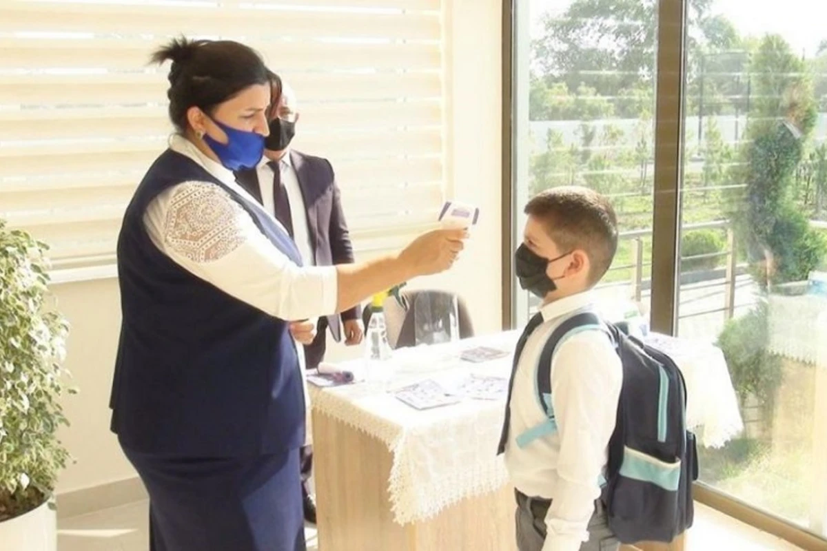 Azərbaycanda daha bir sinif koronavirus səbəbindən distant təhsilə keçirilib Azərbaycanda daha bir sinif koronavirus səbəbindən distant təhsilə keçirilib