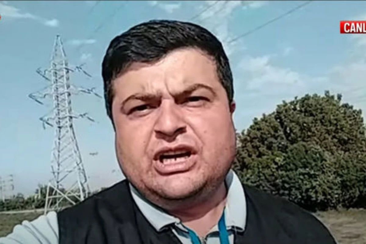 В ходе подготовки репортажа рядом с корреспондентом Baku TV упал снаряд - ВИДЕО В ходе подготовки репортажа рядом с корреспондентом Baku TV упал снаряд - ВИДЕО