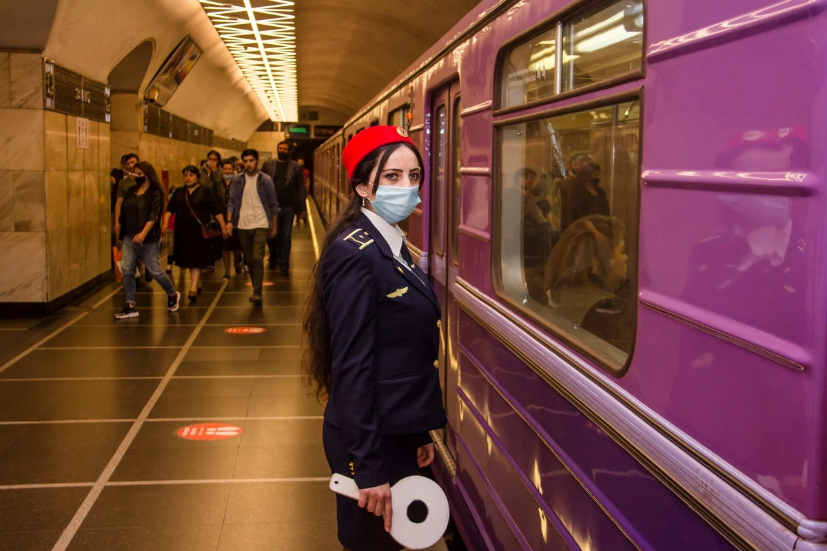 Noyabrın 2-dək həftəsonları metro işləməyəcək Noyabrın 2-dək həftəsonları metro işləməyəcək