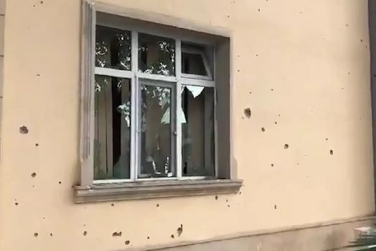 Tərtərdə vurulmuş məhkəmə binasının görüntüləri - VİDEO/FOTO Tərtərdə vurulmuş məhkəmə binasının görüntüləri - VİDEO/FOTO