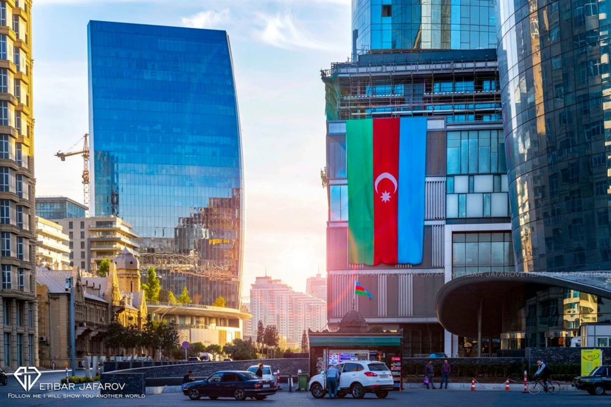 Bakı bayrağa büründü - FOTO