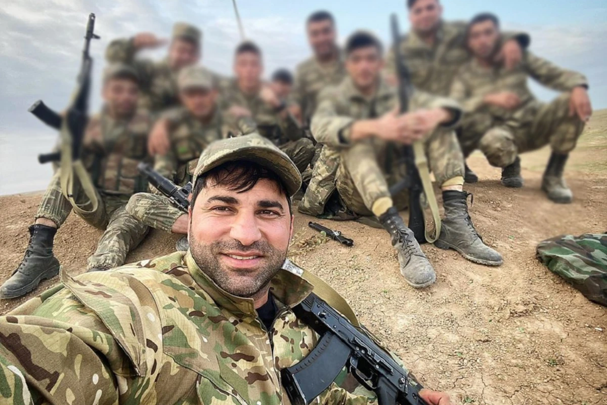 Ermənilər cəbhəyə gedən Kamil Zeynallını hədəf aldı - FOTO Ermənilər cəbhəyə gedən Kamil Zeynallını hədəf aldı - FOTO