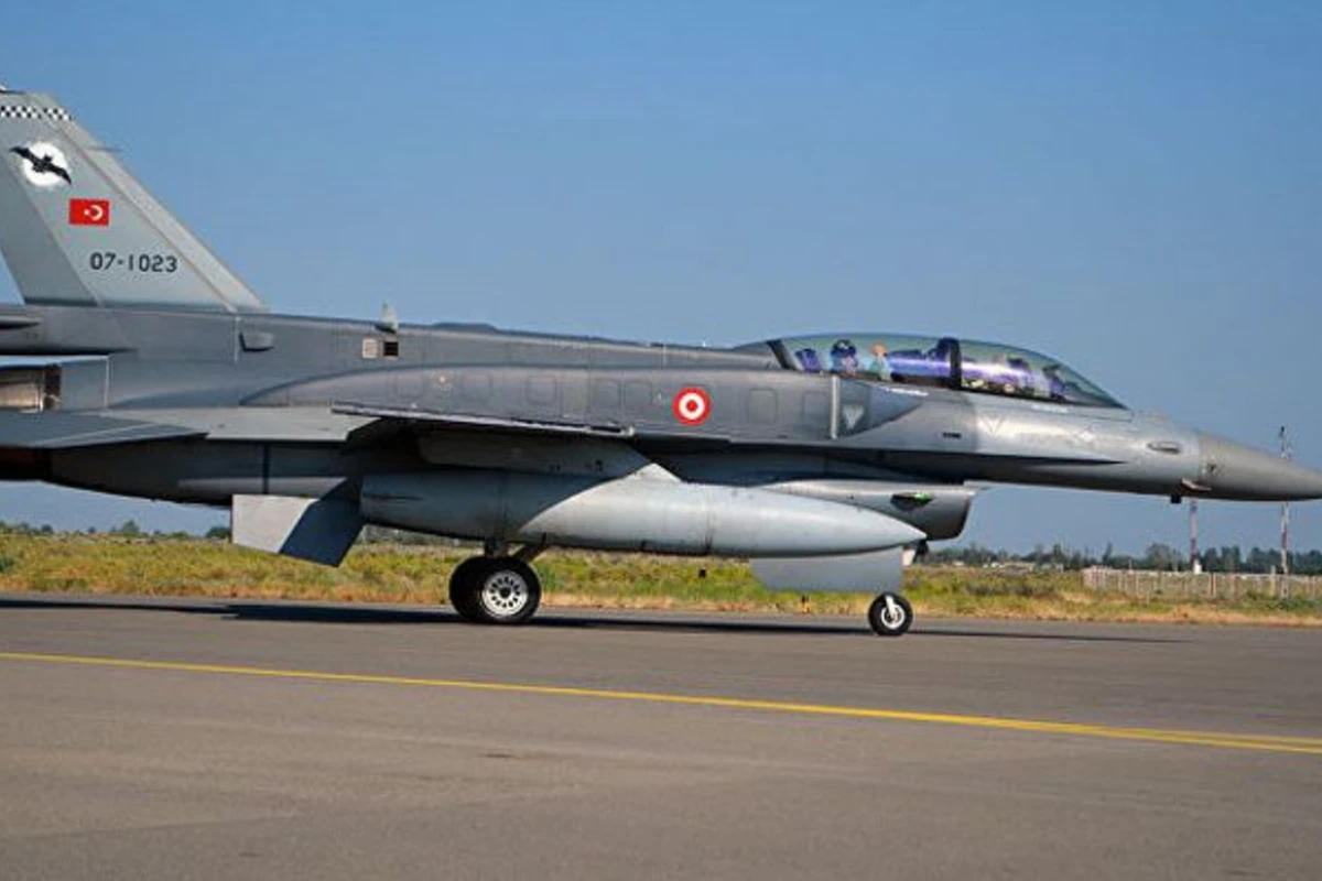 Türkiyə Ermənistana məxsus Su-25 təyyarəsinin vurulması barədə xəbəri təkzib edib