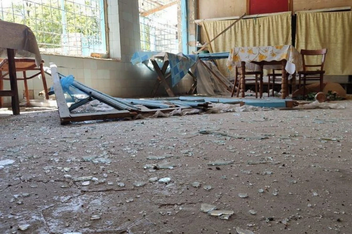 В Агдамском районе в жилой дом попал артиллерийский снаряд