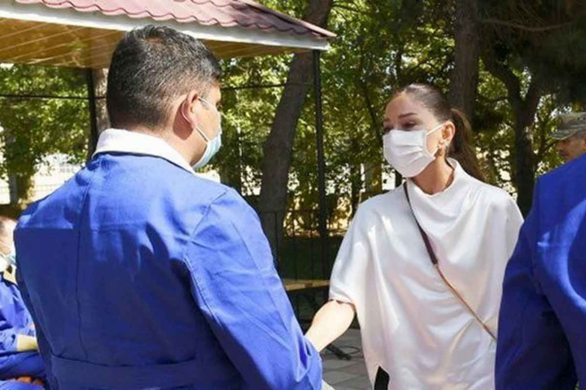 Мехрибан Алиева растрогалась во время встречи с ранеными военнослужащими - ВИДЕО