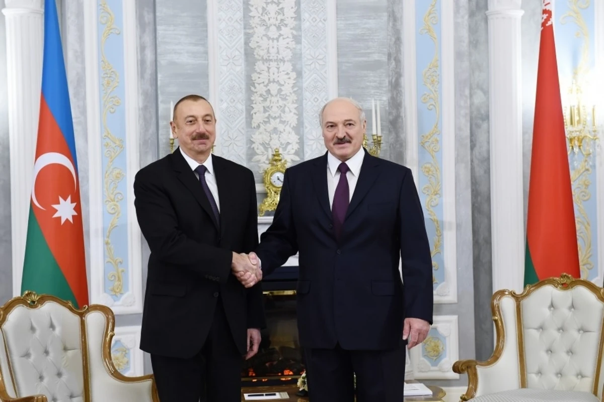 Александр Лукашенко позвонил Ильхаму Алиеву Александр Лукашенко позвонил Ильхаму Алиеву