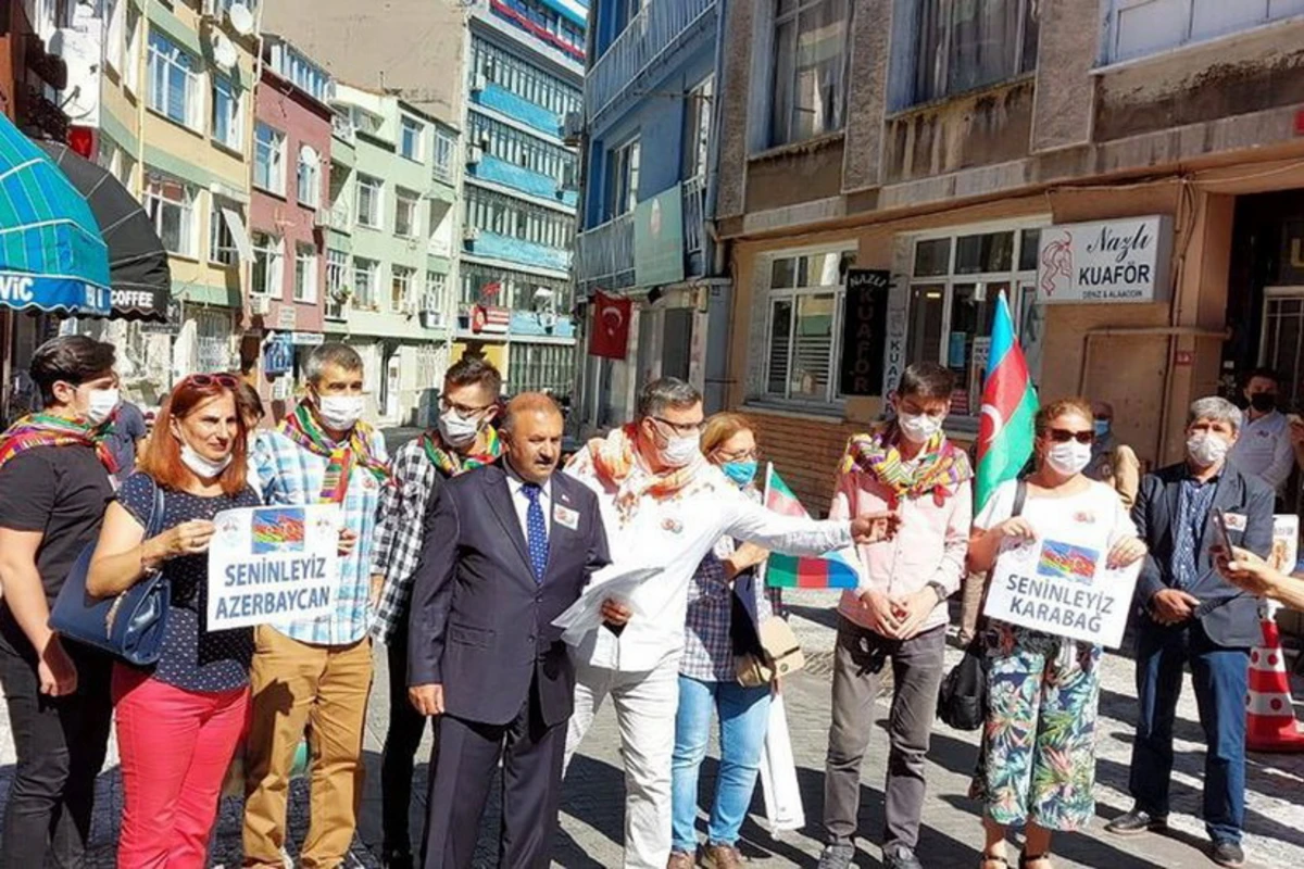 В Стамбуле прошла акция в поддержку Азербайджана