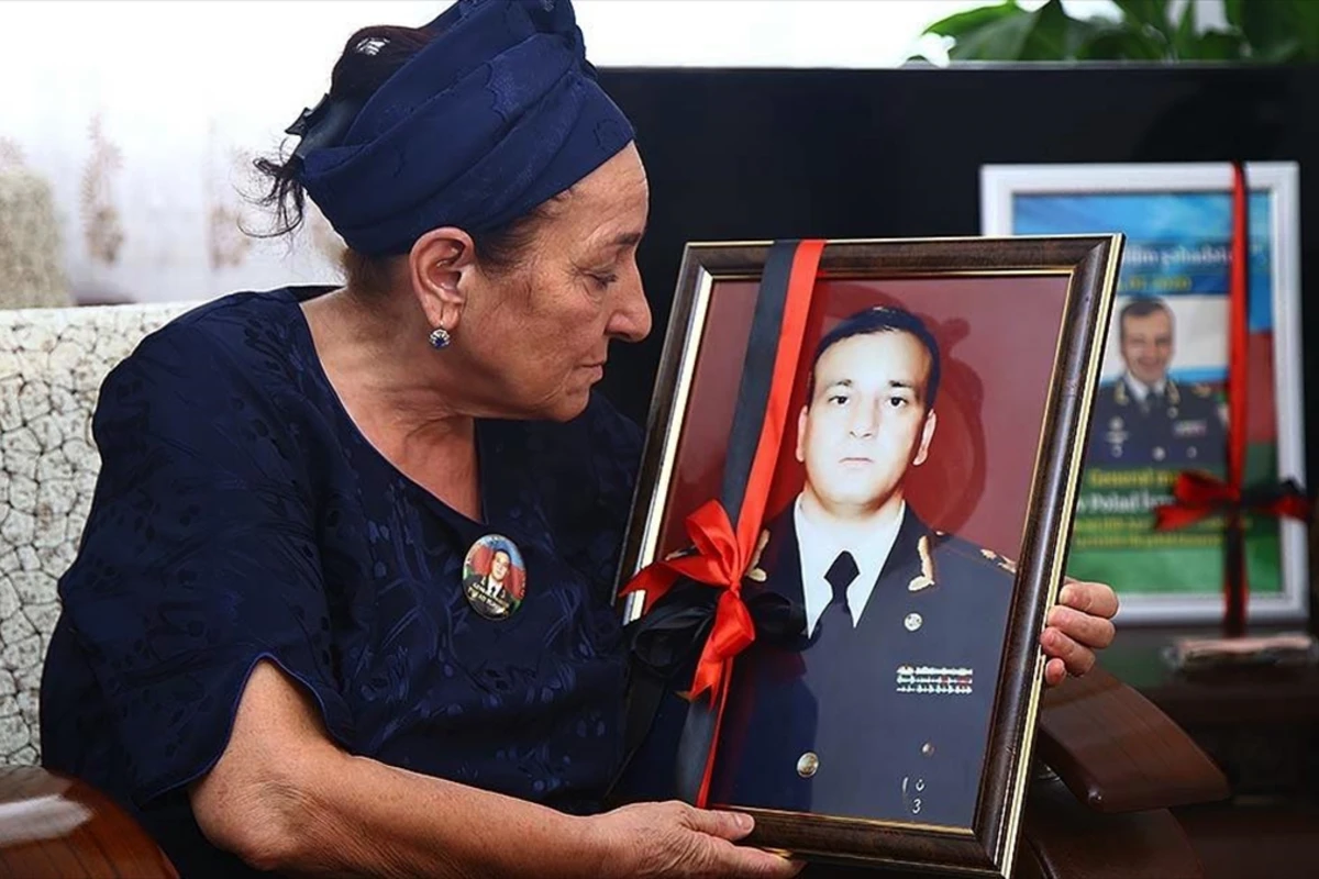 Şəhid general Polad Həşimovun anasından əsgər analarına çağırış - VİDEO