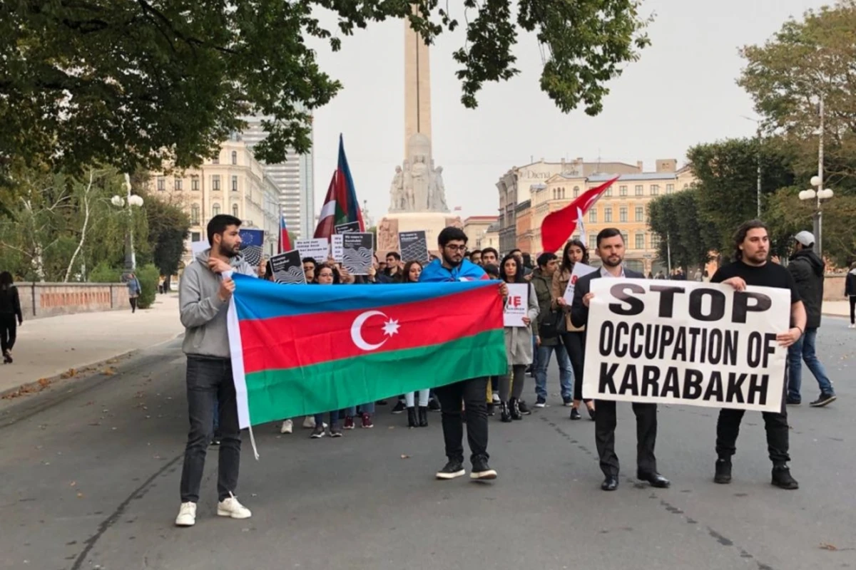 Latviyada Azərbaycan ordusuna dəstək mitinqi təşkil olunub - FOTO